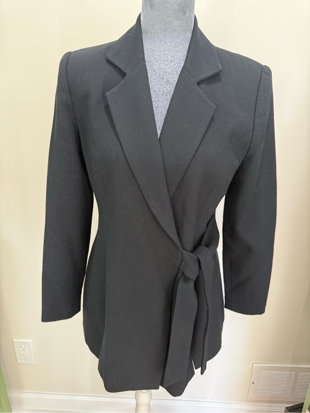 Hugo Buscati Black Tie-Waist Blazer Jacket